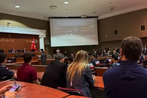 ekrem-imamoglu-hakim-karsisinda-2-ay-sonra-ilk-kez-goruntulendi-wkq82CbY.jpg