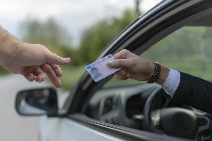 yeni-trafik-cezalari-yururluge-girdi-mi-basladi-mi-trafik-cezalari-kanununu-2025-resmi-gazetede-yLuDqXty Yeni trafik cezaları yürürlüğe girdi mi, başladı mı? Trafik cezaları kanununu 2025 Resmi Gazete'de yayınlandı mı, yasalaştı mı?
