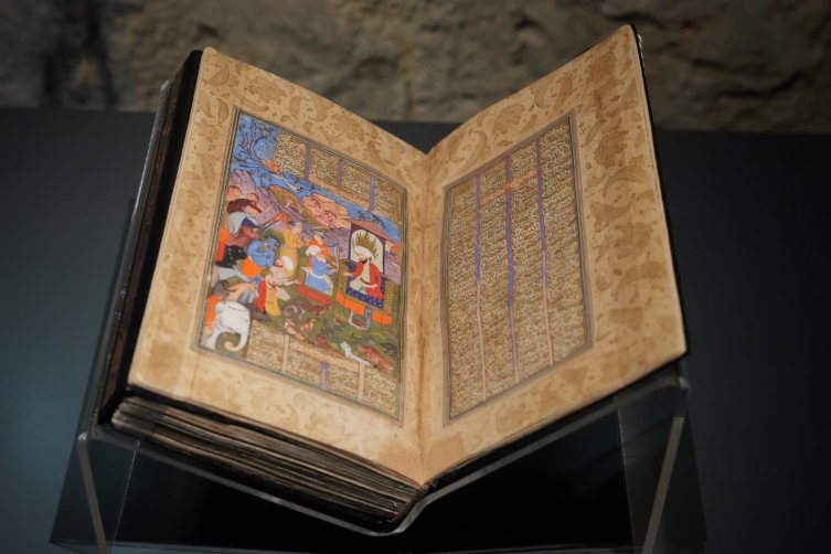 ilk-mesnevi 700 Yıllık Mesnevî Nüshaları İstanbul’da Buluştu: Dünyada İlk Kez Bir Sergide Bir Araya Geldi