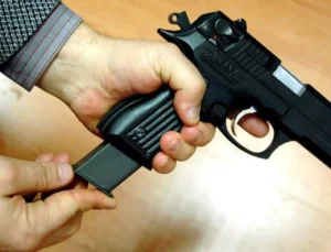 2025 Yılında Bireysel Silahlanmaya Büyük Darbe: 110 Binden Fazla Ruhsatsız Silah Ele Geçirildi