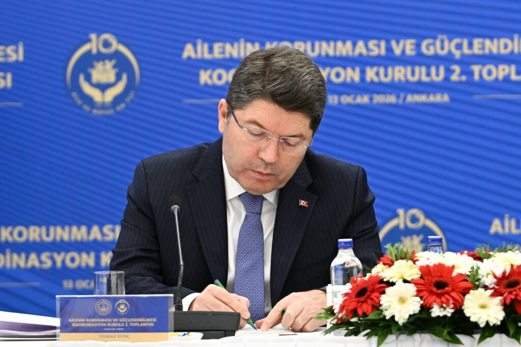 Adalet-Bakani-Yilmaz-Tunctan-Ailenin-Korunmasi-Ile-Ilgili-Kararlilik-Vurgusu-1-1024x683 Adalet Bakanı Yılmaz Tunç’tan Ailenin Korunması İle İlgili Kararlılık Vurgusu