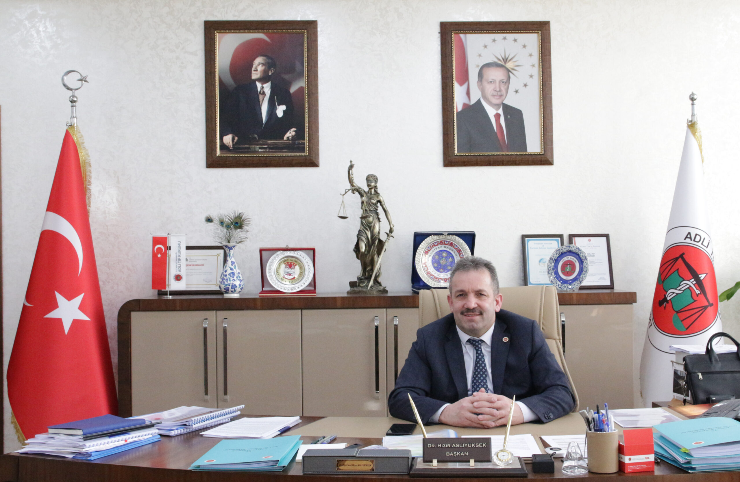 Adalet Bakanlığı Adli Tıp Kurumu Başkanı Dr. Öğr. Üyesi Hızır Aslıyüksek Kimdir? 1 Adalet Bakanlığı Adli Tıp Kurumu Başkanı Dr. Öğr. Üyesi Hızır Aslıyüksek Kimdir