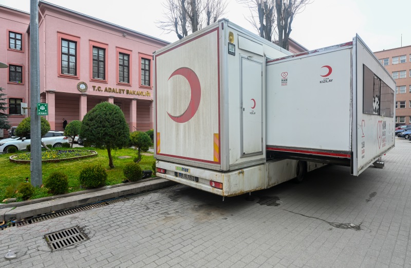 Adalet-Bakanligindan-Turk-Kizilaya-Kan-Bagisi-Destegi-1 Adalet Bakanlığından Türk Kızılay’a Kan Bağışı Desteği