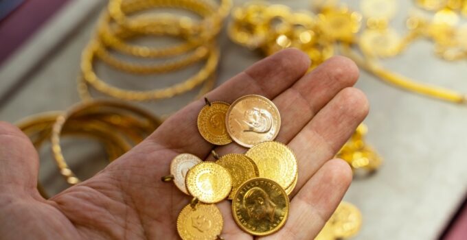 Altın fiyatları güne yükselişle başladı