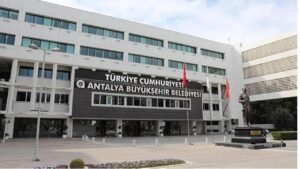 Antalya Büyükşehir Belediyesi'ndeki yolsuzluk soruşturmasında 14 gözaltı