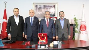 Buro-Memur-Senden-Ankara-Bolge-Idare-Mahkemesi-Baskani-Cemil-Hulusi-Parlaka-Nezaket-Ziyareti-300x169 Büro Memur-Sen’den Ankara Bölge İdare Mahkemesi Başkanı Cemil Hulusi Parlak'a Nezaket Ziyareti