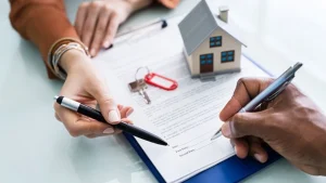 Ev-Sahibi-Kiraciyi-Hangi-Durumlarda-Cikarabilir-Yasal-Tahliye-Sebepleri-ve-Yargitay-Kararlari-300x169 Ev Sahibi Kiracıyı Hangi Durumlarda Çıkarabilir (Yasal Tahliye Sebepleri ve Yargıtay Kararları)