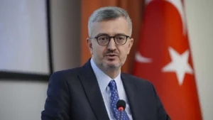 İletişim Başkanı Burhanettin Duran’dan bayrak saldırısına sert tepki