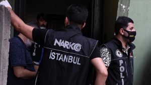 Istanbulda-Bir-Avukat-Uyusturucu-Kuryeliginden-Tutuklandi-300x169 İstanbul'da Bir Avukat Uyuşturucu Kuryeliğinden Tutuklandı