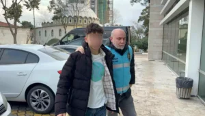 Samsunda-2-kisiyi-bicaklayan-16-yasindaki-cocuk-adliyeye-sevk-edildi-300x169 Samsun’da 2 kişiyi bıçaklayan 16 yaşındaki çocuk adliyeye sevk edildi