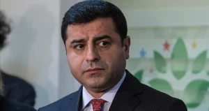 Selahattin Demirtaş’a ‘Cumhurbaşkanına hakaret’ davasından hapis cezası verildi