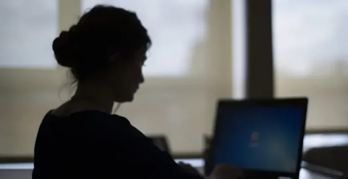 Sözleşmeli personele yarım zamanlı çalışma hakkı resmen tanındı