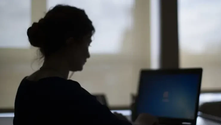 Sözleşmeli personele yarım zamanlı çalışma hakkı resmen tanındı