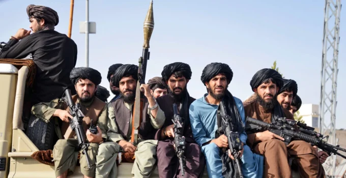 Taliban’dan yeni ceza kanunu: Kölelik yasal oldu, kız çocuklarına eğitim yasağı geldi