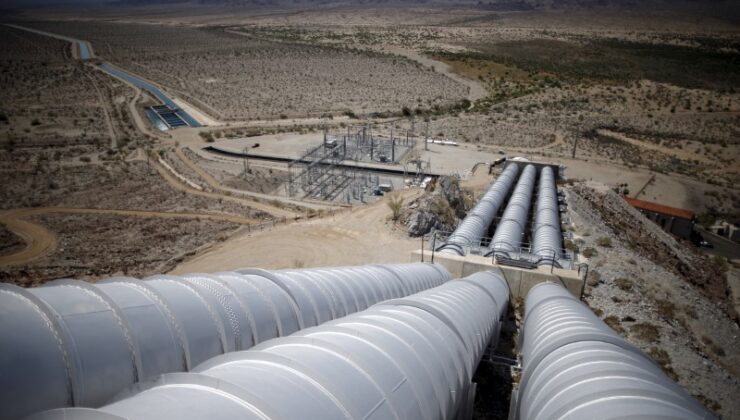 ABD-İran Görüşmeleri Petrolü Sarstı: Fiyatlar %3’ten Fazla Geriledi, OPEC+ Üretimi Sabit Tuttu