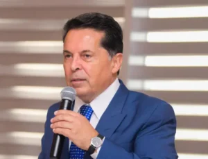 Ahmet Özer kimdir, nerelidir, ne iş yapar?