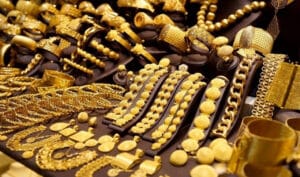 Altın haftaya düşüşle başladı Gram 7 bin 9 liradan işlem görüyor