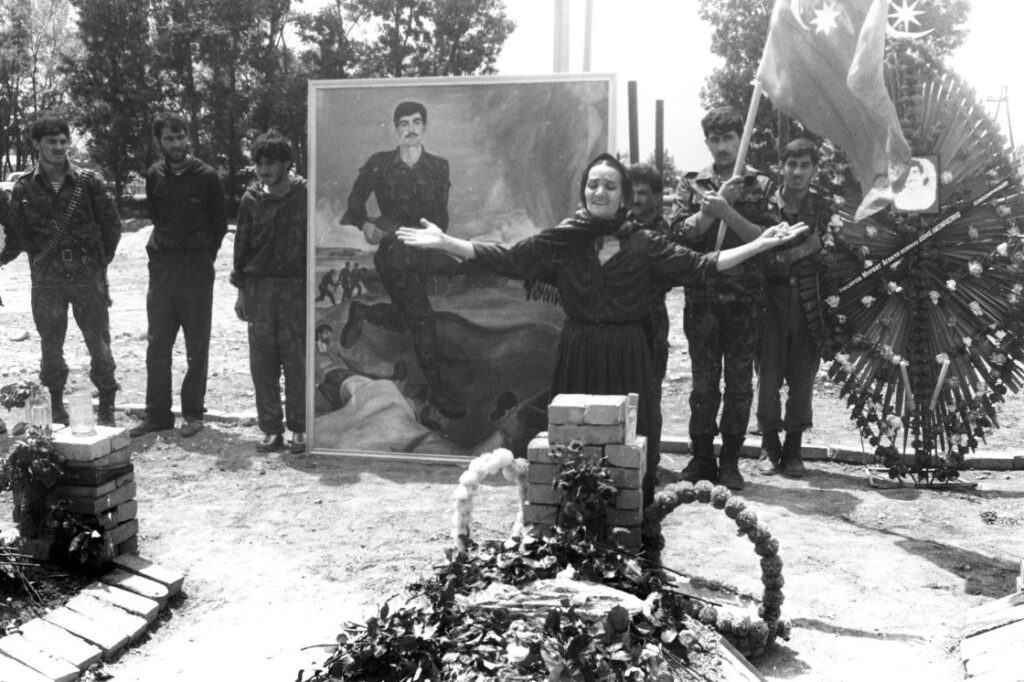 Azerbaycanin-Unutulmayan-Acisi-Hoca-Katliami.-Hoca-Katliami-nedir-ne-zaman-yasandi-kim-yapti-kac-kisi-oldu-4-1024x682 Azerbaycan'ın Unutulmayan Acısı: Hocalı Katliamı. Hocalı Katliamı nedir, ne zaman yaşandı, kim yaptı, kaç kişi öldü?