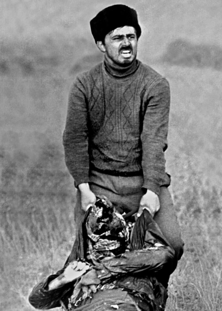 Azerbaycanin-Unutulmayan-Acisi-Hoca-Katliami.-Hoca-Katliami-nedir-ne-zaman-yasandi-kim-yapti-kac-kisi-oldu-9-731x1024 Azerbaycan'ın Unutulmayan Acısı: Hocalı Katliamı. Hocalı Katliamı nedir, ne zaman yaşandı, kim yaptı, kaç kişi öldü?