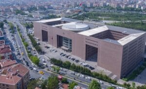 Bakırköy’de Hırsızlık Soruşturmasında 1,5 Milyon Dolar Ele Geçirildi 8 Tutuklama