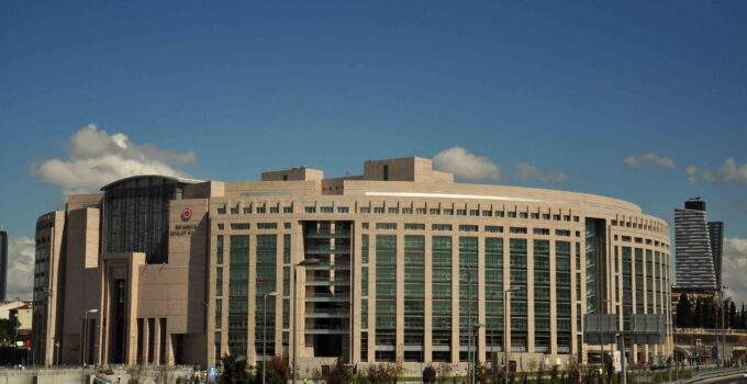 İstanbul’da “Oturum Belgesi Dolandırıcılığı” Operasyonu: 9 Şüpheli Gözaltında