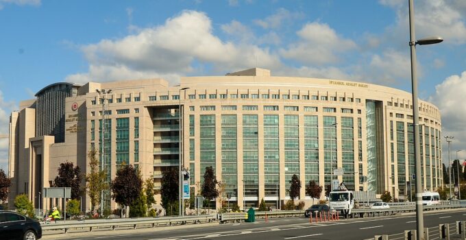 İstanbul’daki uyuşturucu ve fuhuş soruşturmasında 10 kişi tutuklandı