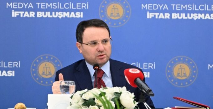 Adalet Bakanı Akın Gürlek Medya Temsilcileriyle İftarda Buluştu: “Terörsüz Türkiye’nin Şartı, Terör Örgütünün Silah Bırakmasıdır”