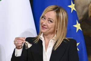 Giorgia-Meloni-sigarayi-birakti-Erdoganin-tavsiyesinden-8-ay-sonra-G7de-acikladi-300x200 Giorgia Meloni sigarayı bıraktı Erdoğan’ın tavsiyesinden 8 ay sonra G7’de açıkladı