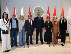 Bakan Çiftçi’den Sokak Köpekleri İçin Kritik Açıklama: “Yılbaşına Kadar Hepsini Barınaklara Toplatacağım”
