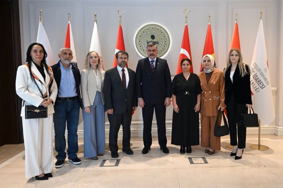 Bakan Çiftçi’den Sokak Köpekleri İçin Kritik Açıklama: “Yılbaşına Kadar Hepsini Barınaklara Toplatacağım” 1 IMG-20260615-WA0004