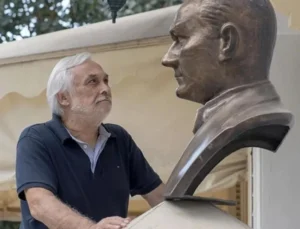 Müjdat Gezen Tiyatro Binasını 120 Milyon Liraya Sattı. Gece Kulübü Önündeki Atatürk Büstü Tartışma Yarattı
