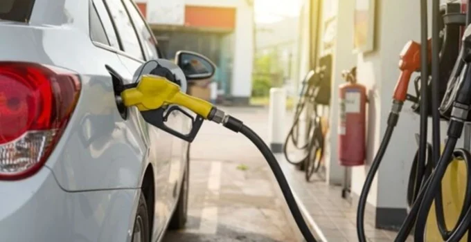 Akaryakita Yeni Zam Geliyor Motorinde 71 Lira Siniri Asiliyor Akaryakıta Yeni Zam Geliyor Motorinde 71 Lira Sınırı Aşılıyor