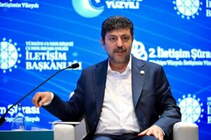 Aslan-Degirmenci-Gelecegin-Savaslarinin-Dijital-Dunyada-Verilecegini-Soyledi.-Genclere-Siber-Guvenlik-ve-Yapay-Zeka-Cagrisi-Yapti-300x200 Aslan Değirmenci Geleceğin Savaşlarının Dijital Dünyada Verileceğini Söyledi. Gençlere Siber Güvenlik ve Yapay Zekâ Çağrısı Yaptı
