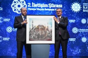 Burhanettin Duran 2. İletişim Şûrası’nda Yeni Dönemin Yol Haritasını Açıkladı