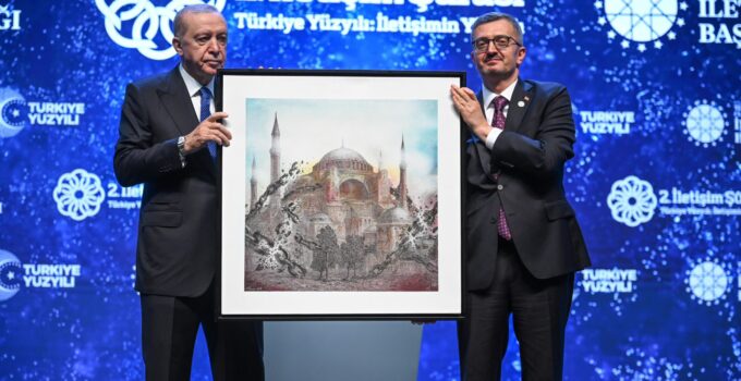 Burhanettin Duran 2. İletişim Şûrası’nda Yeni Dönemin Yol Haritasını Açıkladı