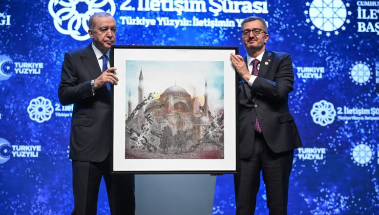 Burhanettin Duran 2. İletişim Şûrası’nda Yeni Dönemin Yol Haritasını Açıkladı