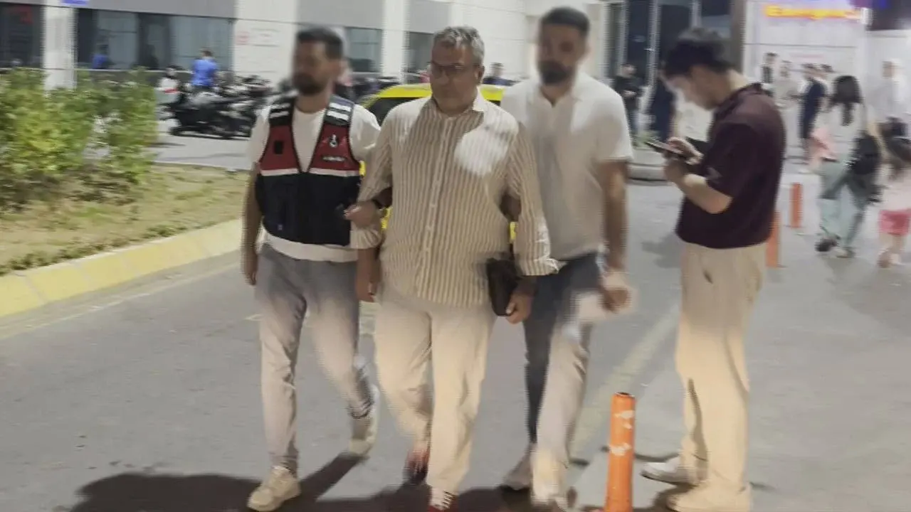 Cem Küçük Adliyeye Sevk Edildi 1 Cem Küçük Adliyeye Sevk Edildi