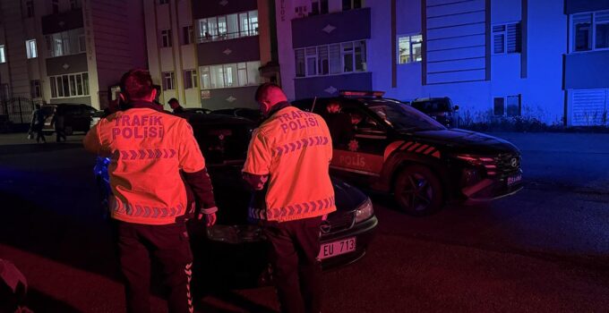 Ehliyetsiz Sürücü Polis İhtarına Uymadı Kaçışın Faturası 83 Bin Lira Oldu