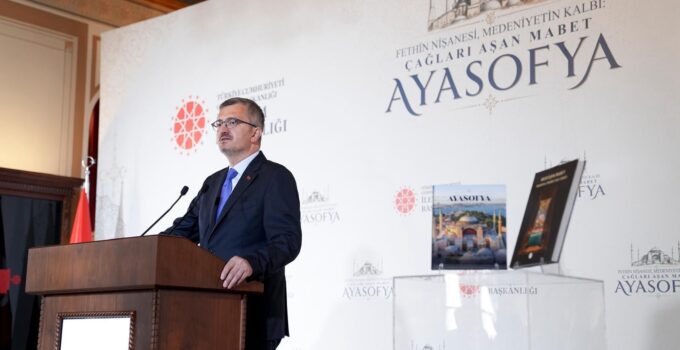 İletişim Başkanı Burhanettin Duran Ayasofya’nın Altıncı Yılında Hazırlanan İki Yeni Eseri Tanıttı