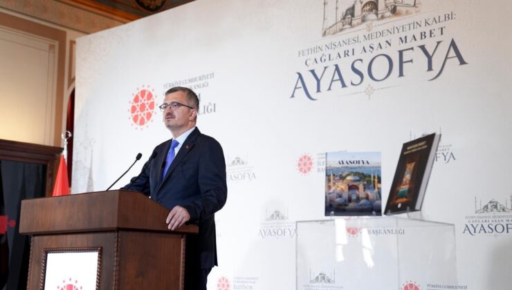 İletişim Başkanı Burhanettin Duran Ayasofya’nın Altıncı Yılında Hazırlanan İki Yeni Eseri Tanıttı 1 İletişim Başkanı Burhanettin Duran Ayasofya’nın Altıncı Yılında Hazırlanan İki Yeni Eseri Tanıttı