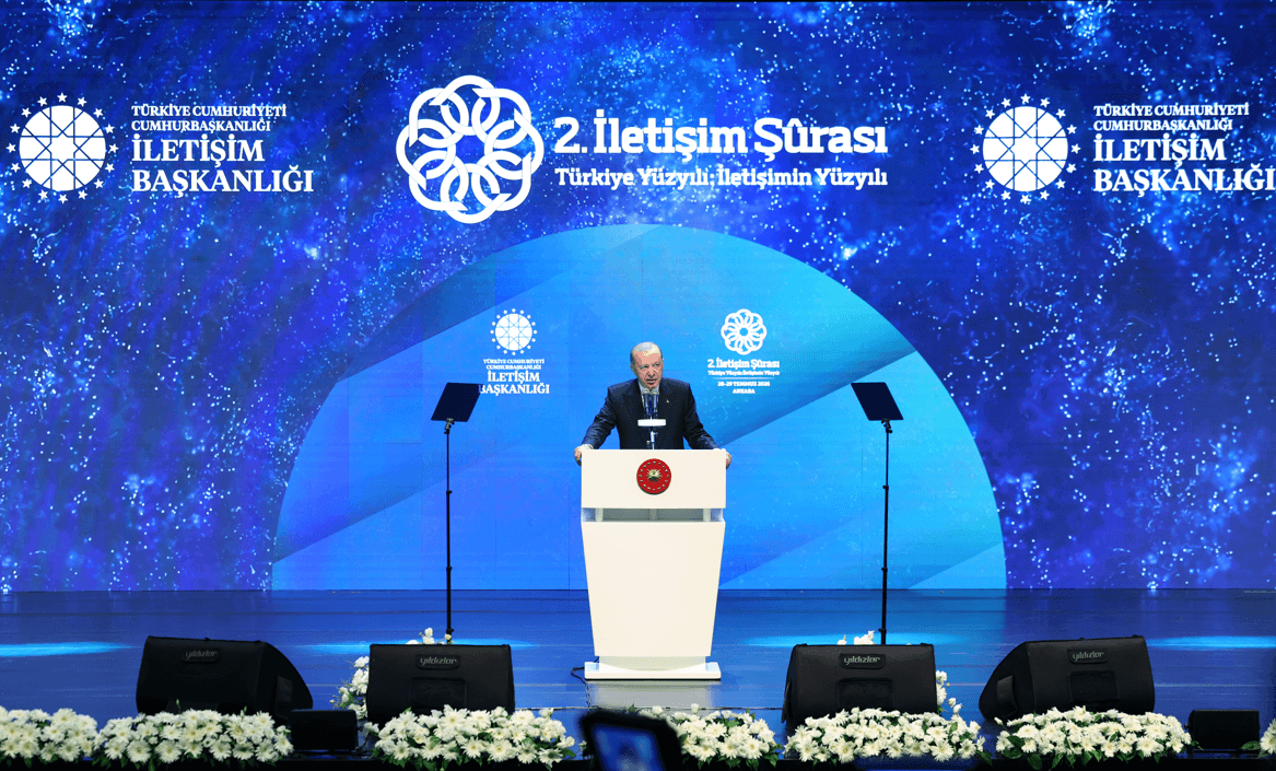 İletişim Başkanlığı Tarafından Düzenlenen 2. İletişim Şûrası’nda Konuşan Cumhurbaşkanı Erdoğan: Dezenformasyonla mücadele millî güvenlik meselesidir 1 İletişim Başkanlığı Tarafından Düzenlenen 2. İletişim Şûrası’nda Konuşan Cumhurbaşkanı Erdoğan Dezenformasyonla mücadele millî güvenlik meselesidir