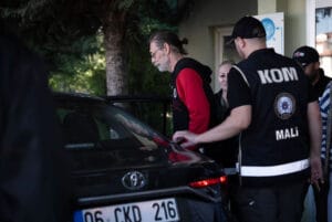 Behzat Ç. Tutuklandı. Etimesgut Belediyesi Soruşturmasında Erdal Beşikçioğlu Dahil 40 Kişi Tutuklandı