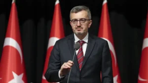 Burhanettin Duran Cumhurbaşkanı Erdoğan Hakkındaki Eleştirilere Sert Tepki Gösterdi. Demokratik Meşruiyet Vurgusu Yaptı