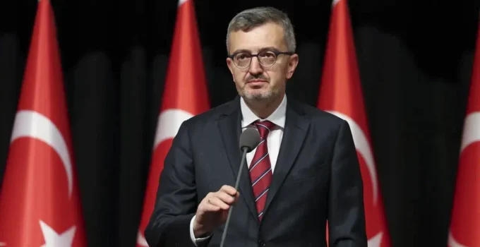 Burhanettin Duran Cumhurbaşkanı Erdoğan Hakkındaki Eleştirilere Sert Tepki Gösterdi. Demokratik Meşruiyet Vurgusu Yaptı
