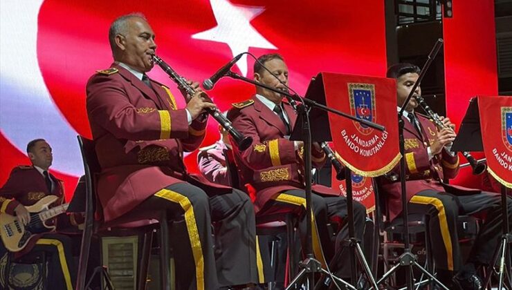 Büyük Taarruz’un 104. Yılında Afyonkarahisar’da Jandarma Bandosu Zafer Konseri Verdi