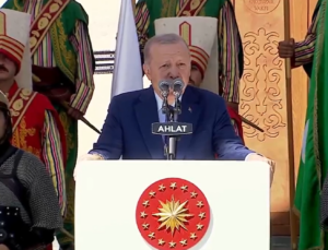 Cumhurbaşkanı Recep Tayyip Erdoğan Ahlat’tan Mesaj Verdi: Büyük ve Güçlü Türkiye’nin Şafağı Sökmüştür
