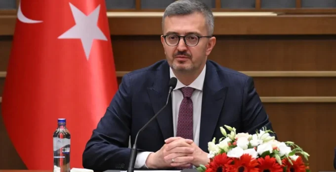 İletişim Başkanı Burhanettin Duran Güçlü Türkiye’nin hamlesini duyurdu. Türkiye, Suudi Arabistan ve Pakistan Mekke Anlaşması İmzaladı.