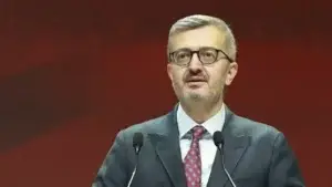 İletişim Başkanı Burhanettin Duran’dan Suriye Mesajı Geldi. Duran, SDG’nin feshedilmesini Değerlendirip Terörsüz Bölge vurgusu yaptı.