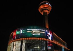 İletişim Başkanlığından Mekke Anlaşması İçin Dikkat Çeken Kampanya. İstanbul ve Ankara’daki Simgeler Özel İçeriklerle Donatıldı