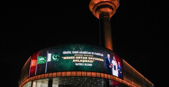 İletişim Başkanlığından Mekke Anlaşması İçin Dikkat Çeken Kampanya. İstanbul ve Ankara’daki Simgeler Özel İçeriklerle Donatıldı
